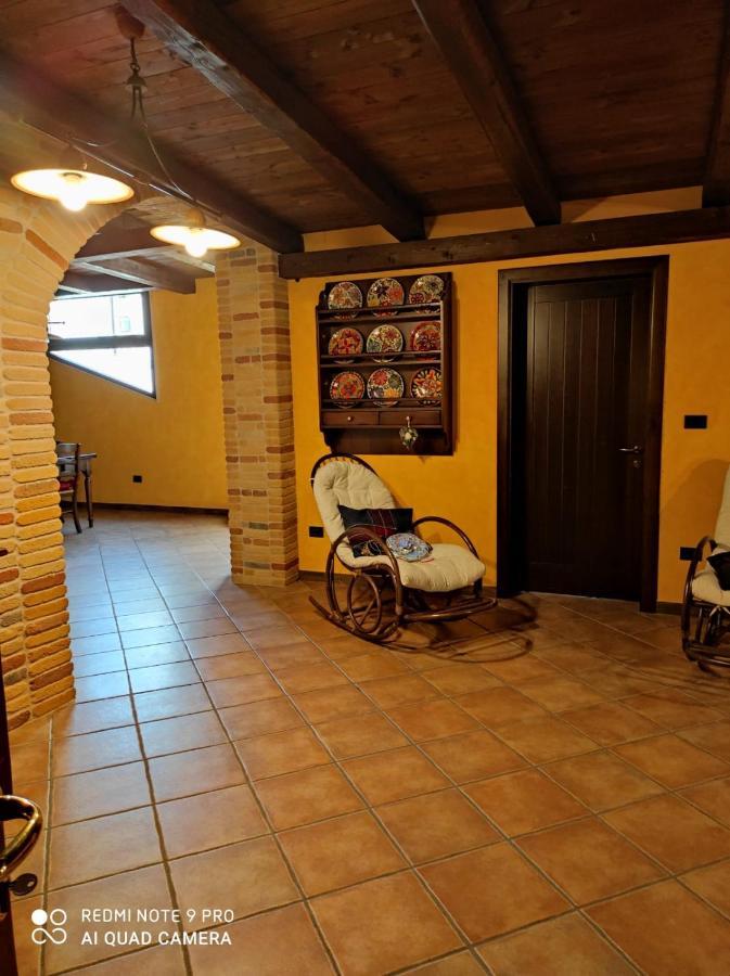 La Taverna Di Lulu Arnesano Bagian luar foto