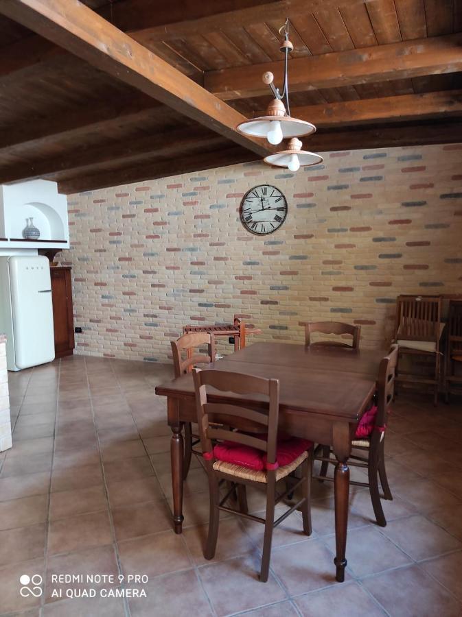 La Taverna Di Lulu Arnesano Bagian luar foto